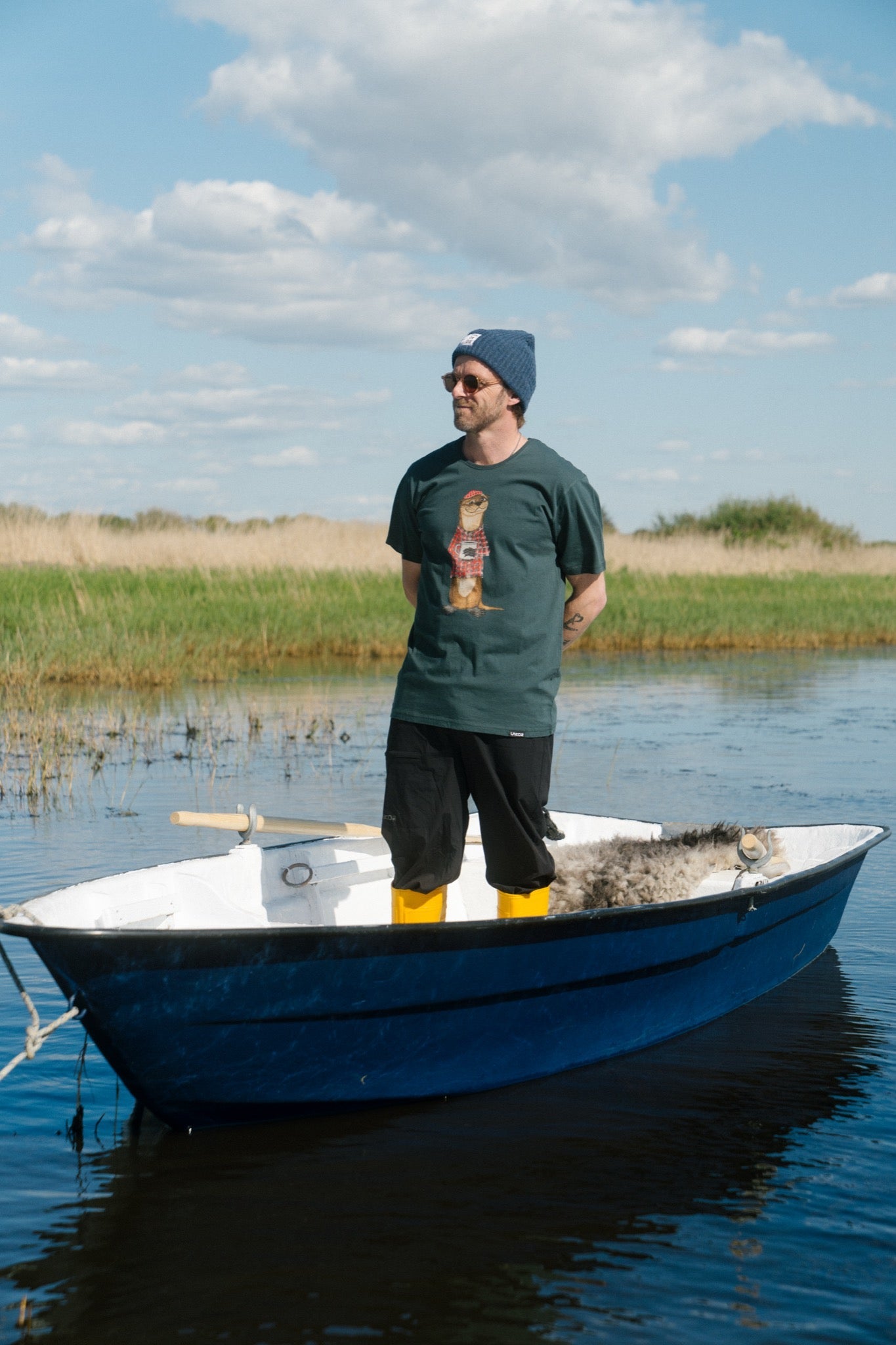 LAKOR An Otter Coffee T-shirt T-Shirt Green Gables