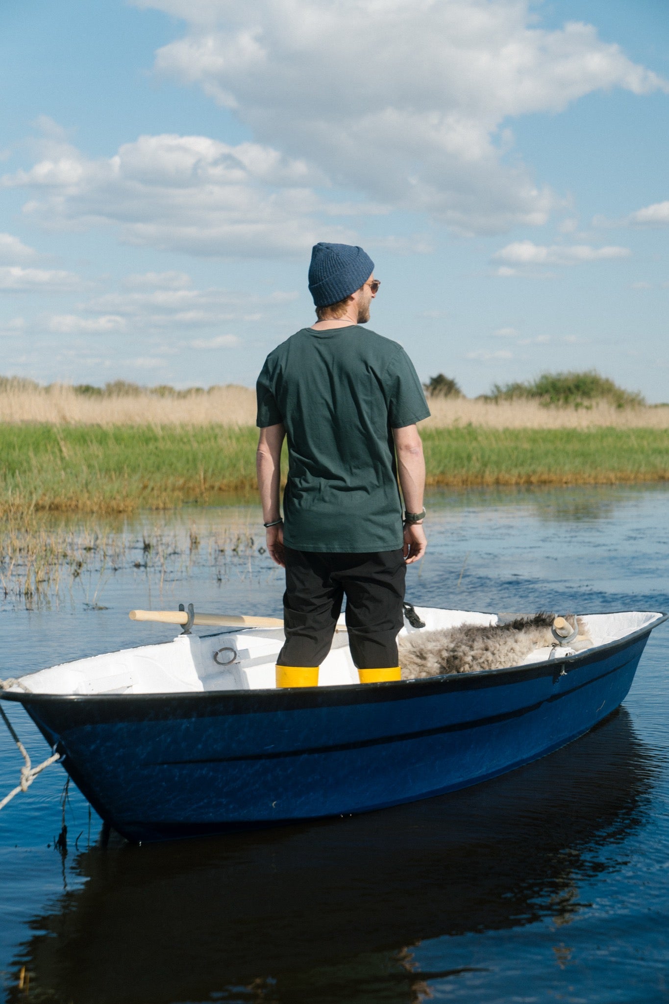 LAKOR An Otter Coffee T-shirt T-Shirt Green Gables