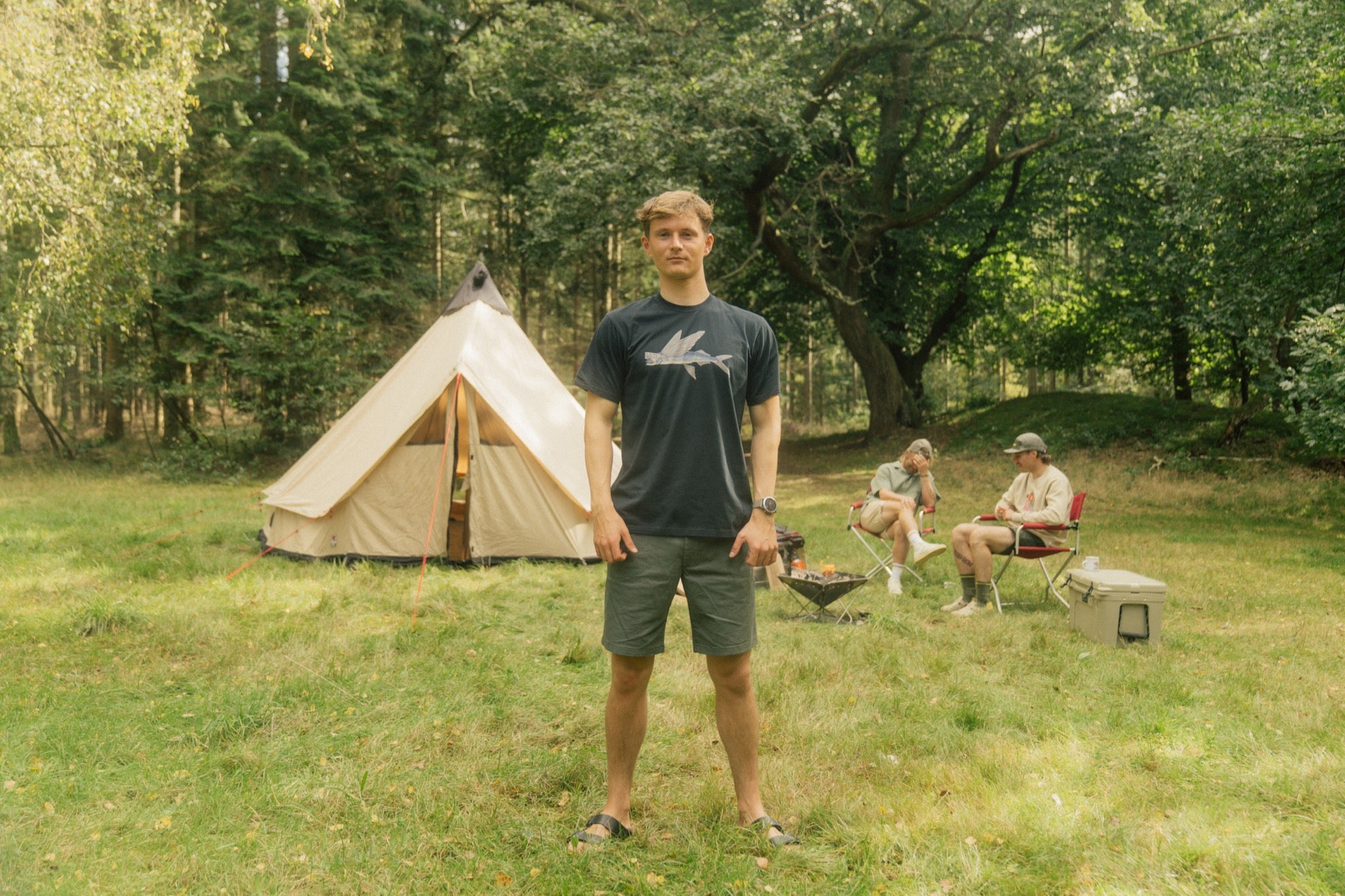 LAKOR Fly Fish T-shirt T-Shirt Blueberry