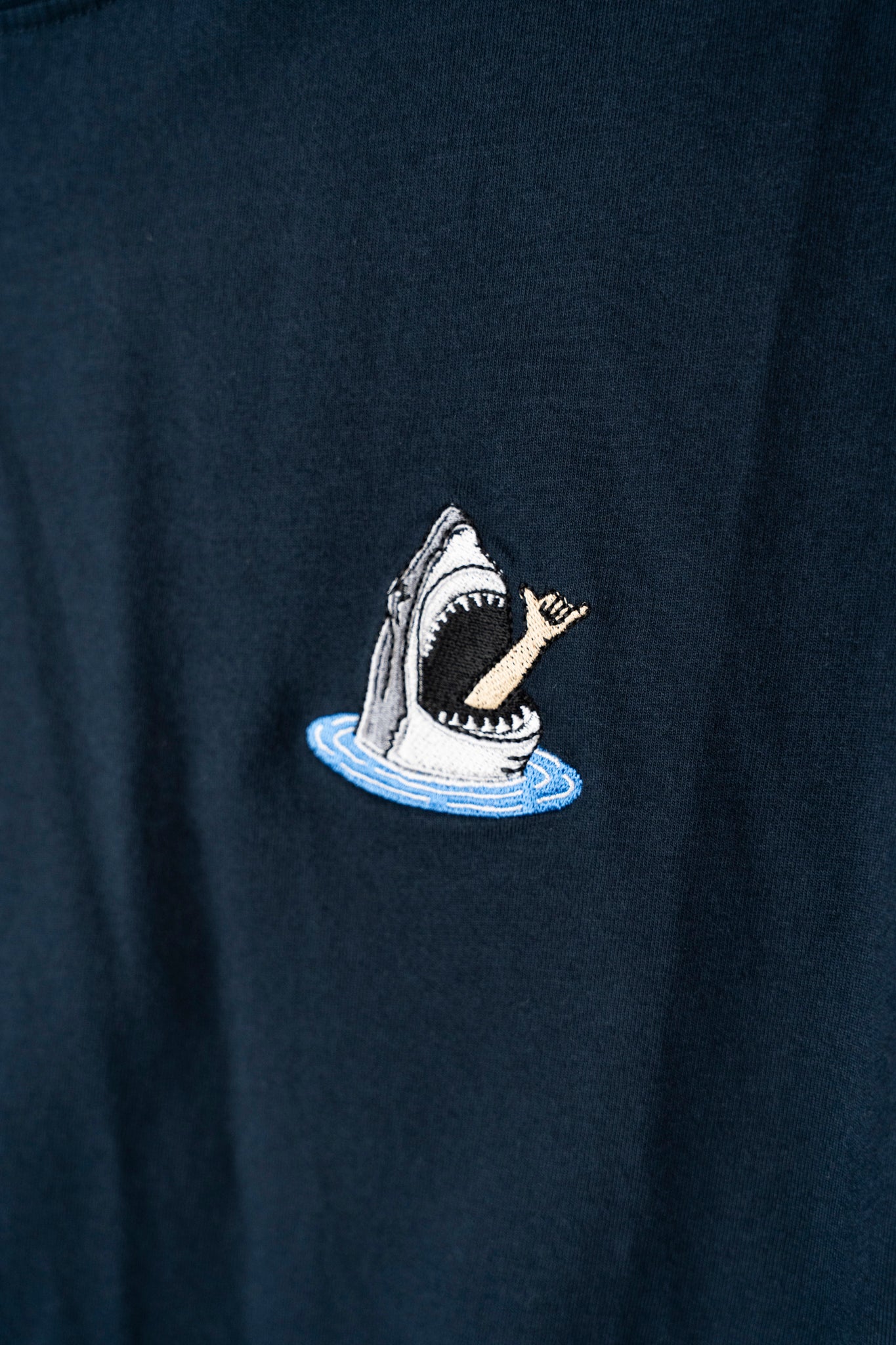 LAKOR Mini Shark Shaka T-shirt T-Shirt Blueberry