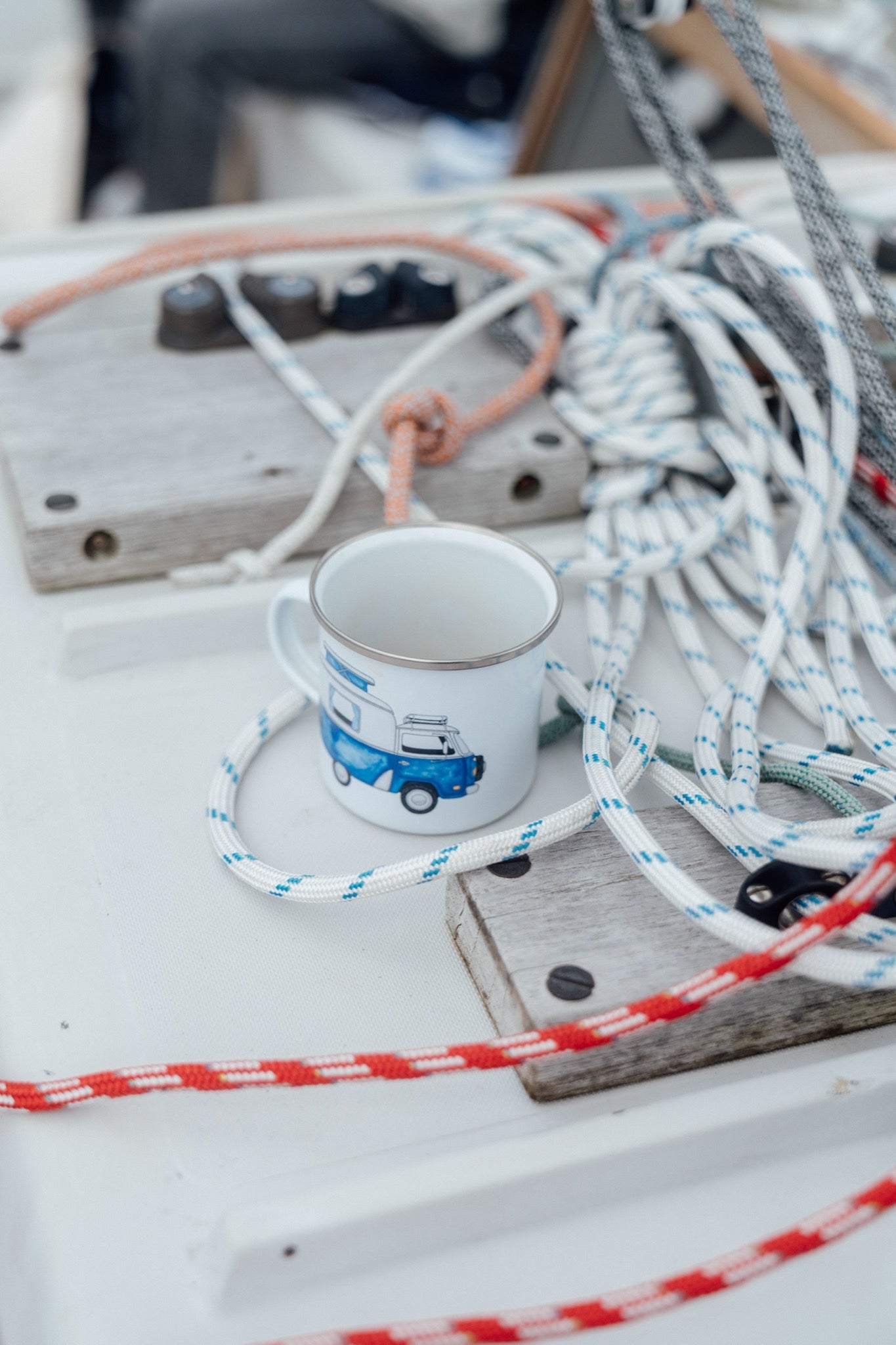 LAKOR Ocean Camper Emaljekrus Mug White