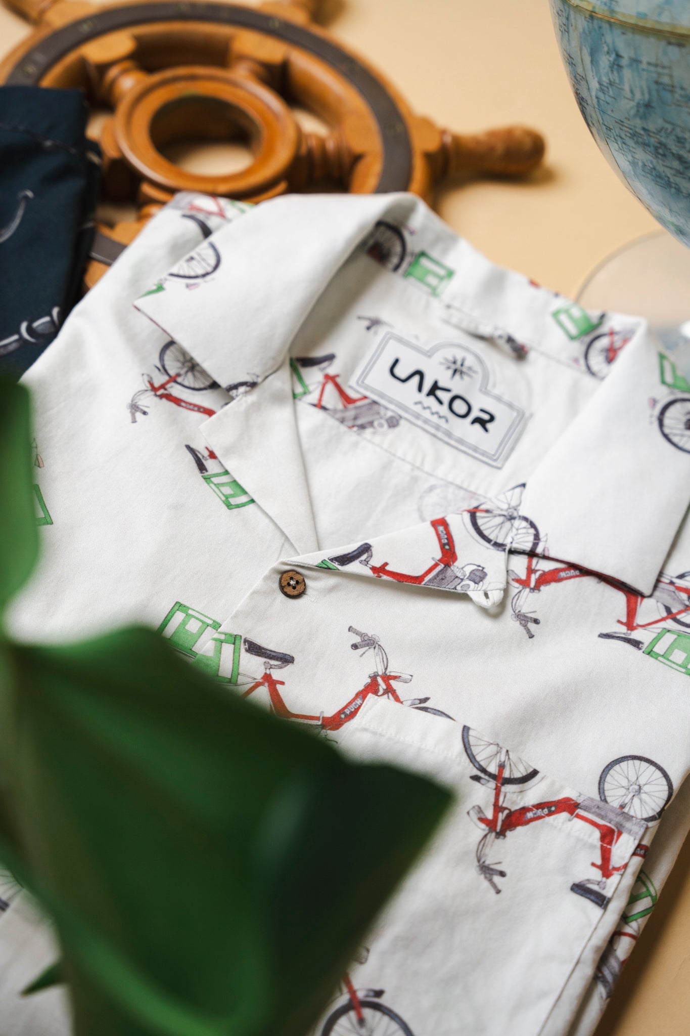 LAKOR Red Puch Shirt Short Sleeve Shirt Star White