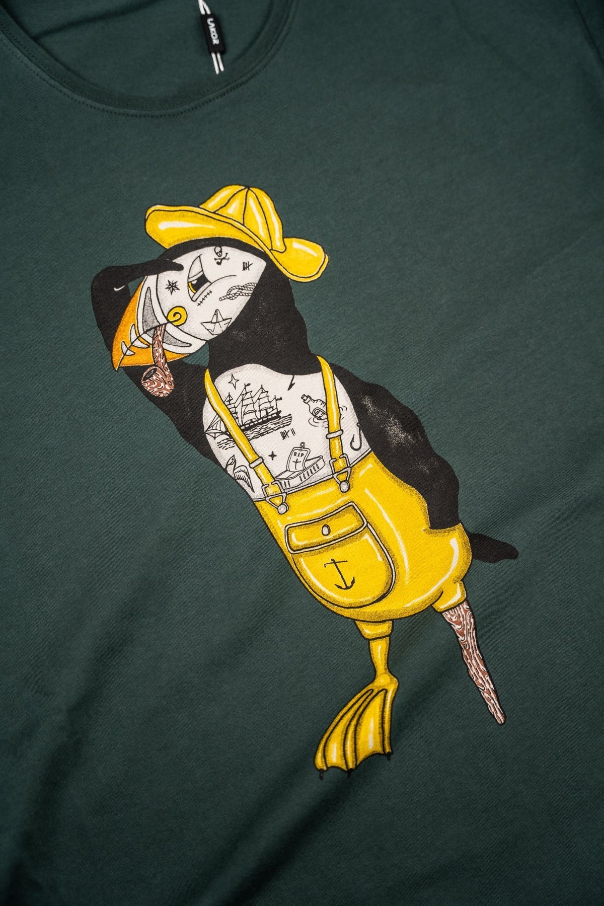 Sea Parrot Seaman T-shirt - Green Gables