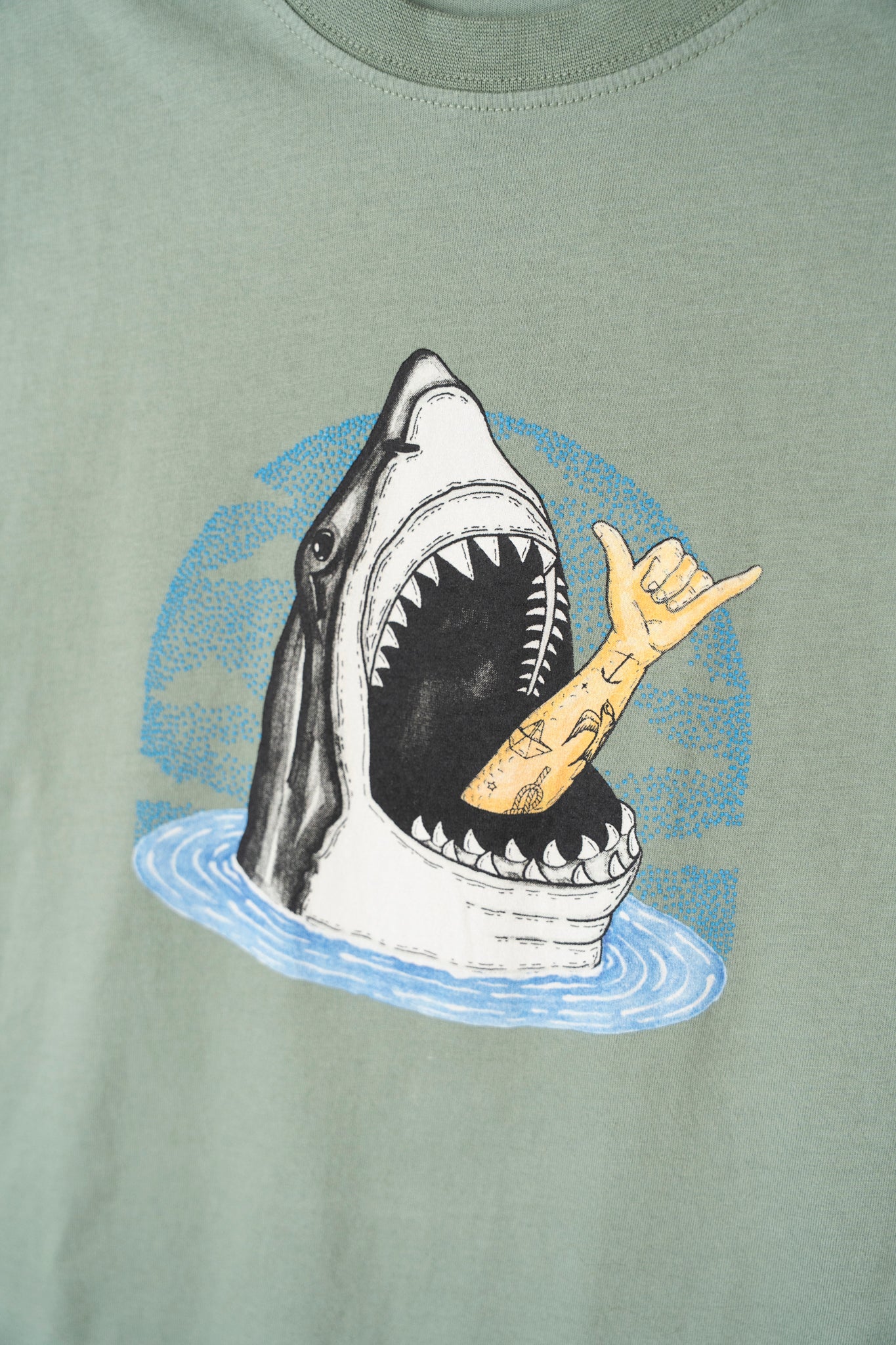 Shark Shaka T-shirt - Sea Spray | LAKOR
