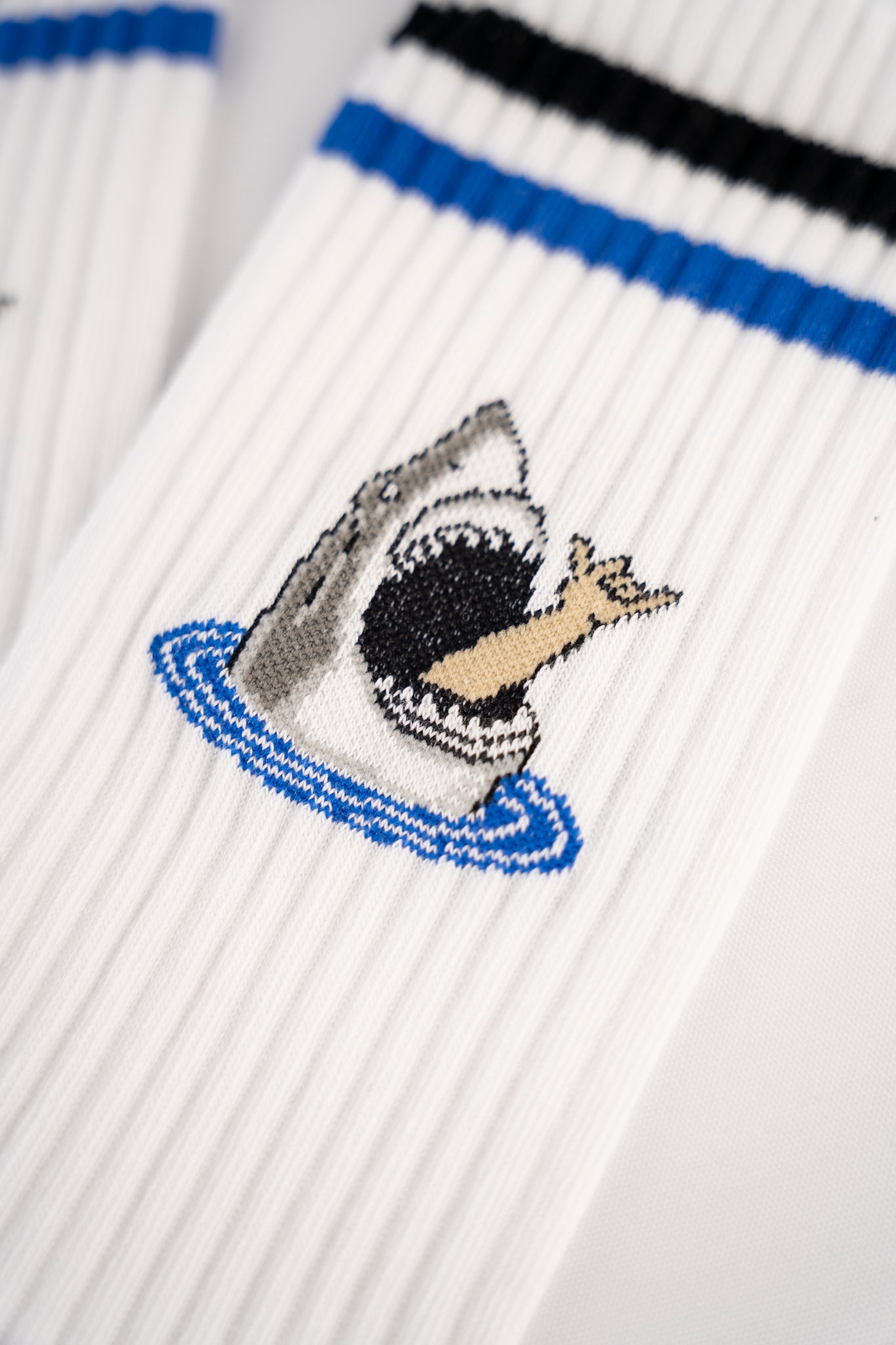 Shark Shaka Tennis Socks - White | LAKOR