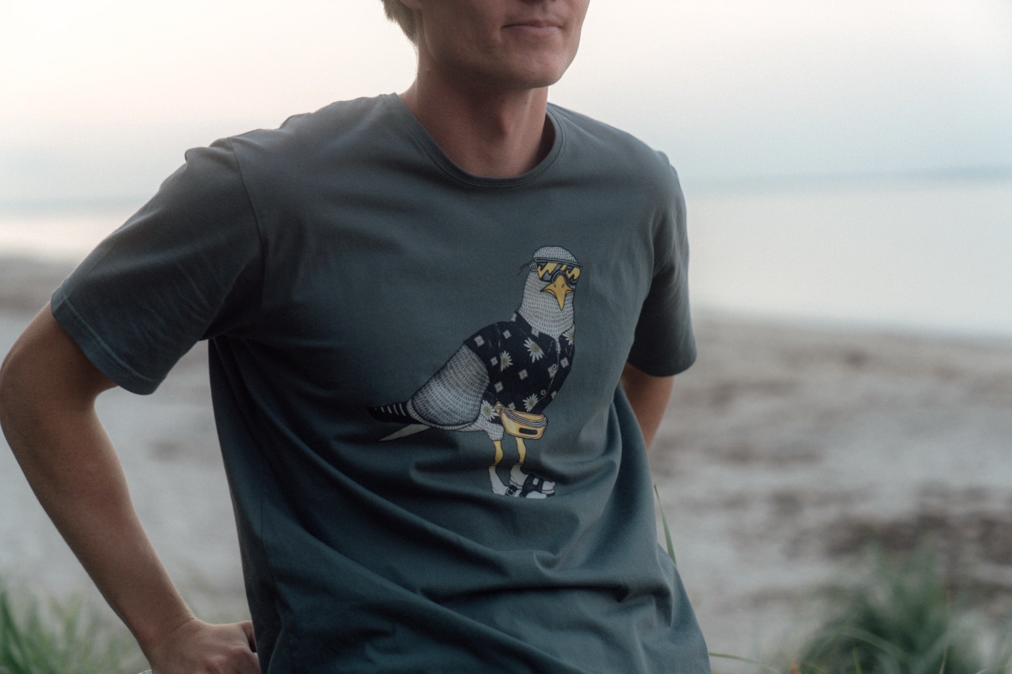Sightseer Seagull T-shirt - Urban Chic | LAKOR