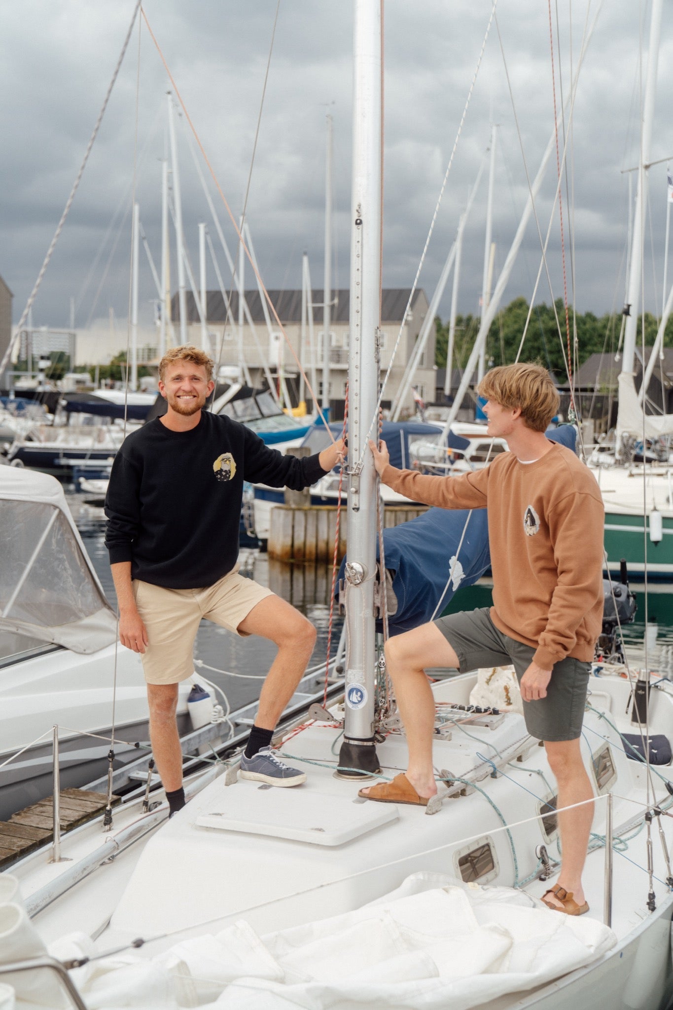 LAKOR Sunshine Seagull Crewneck Sweatshirt Moonless Night